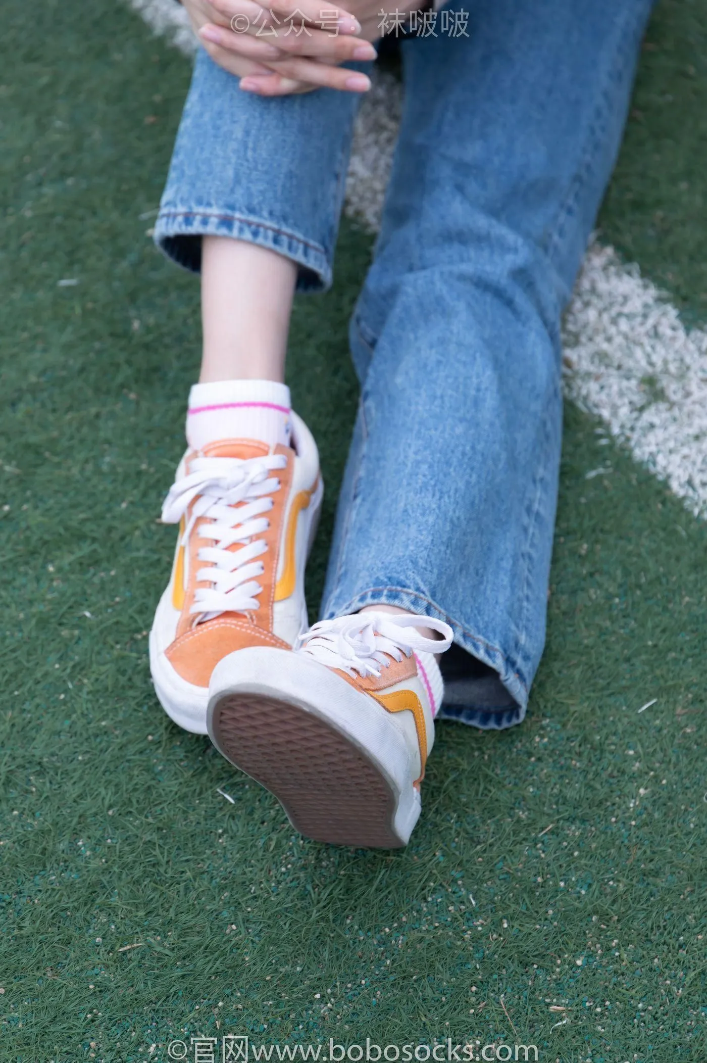 [BoBoSocks袜啵啵]NO.004 泡芙-vans帆布鞋、白棉袜、裸足 [127P]插图5